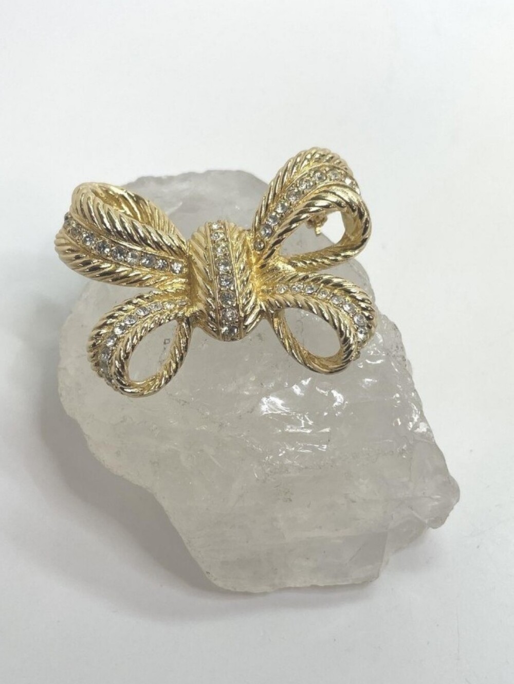 Christian Dior Vintage Gold Plated Clear Rhinestone Bow Pin \Brooch - EUC